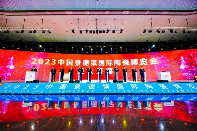 The 2023 China Jingdezhen International Ceramic Expo opened in Jingdezhen Ceramic Expo City.