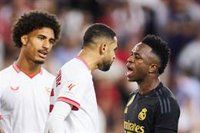 El Sevilla expulsa del estadio y denuncia a un aficionado por su comportamiento racista hacia Vinícius