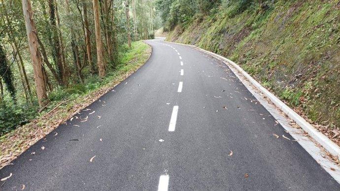 Finalizada la obra de mejora del vial que une Añides y Vinxói tras una inversión de 419.000 euros.