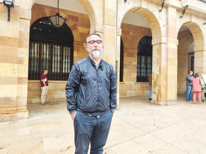 Archivo - El concejal socialista Juan Álvarez.