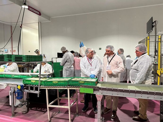Empresarios de California, durante la visita a empresas de la Región.