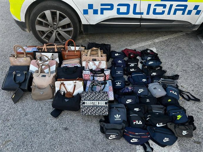 Bolsos falsificados intervenidos en El Puerto