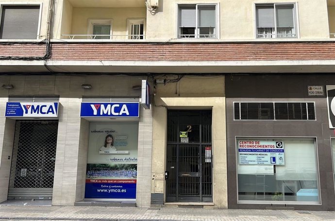 Portal del edificio en el que se han producido las amenazas.