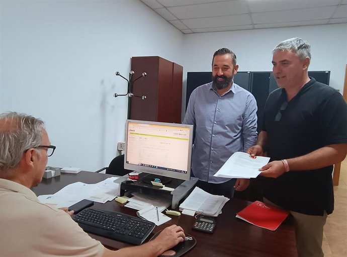 Representantes del PSOE en la Mancomunidad de la Axarquía registran un escrito solicitando un informe legal sobre la legalidad del acuerdo adoptado en la composición del consejo de administración de Axaragua en relación con la igualdad de género.