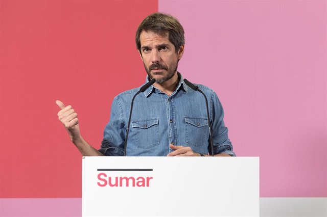 El portavoz de Sumar, Ernest Urtasun, ofrece una rueda de prensa, en el Espacio Rastro, a 23 de octubre de 2023, en Madrid (España).