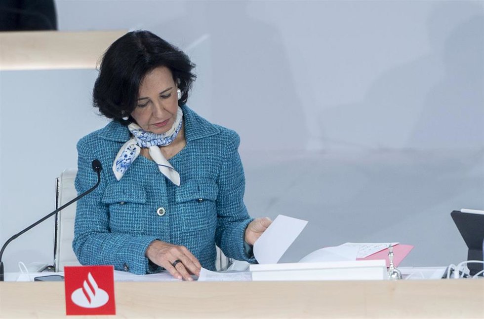 Archivo - La presidenta del Banco Santander, Ana Botín, durante una junta general de accionistas de Banco Santander, en la Ciudad Grupo Santander de Boadilla del Monte, a 31 de marzo de 2023, en Boadilla del Monte, Madrid.