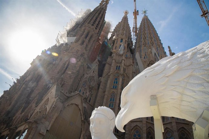 Archivo - La figuras de las torres evangelistas de Juan y Mateo, el día de la presentación de previsiones de obra y proyectos nuevos de la Sagrada Familia, a 19 de septiembre de 2023, en Barcelona, Catalunya (España). 
