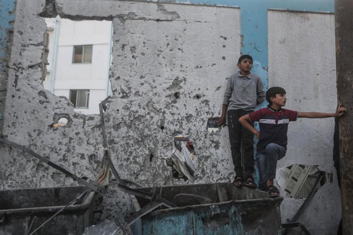 Jóvenes palestinos en Khan Yunis