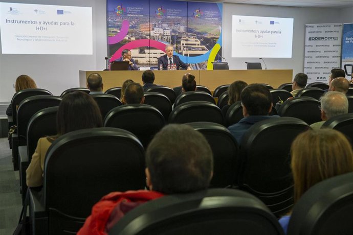 El consejero de Industria, Eduardo Arasti, preside la jornada de Sodercan para informar de las ayudas de I+D+i de CDTI y de la propia Consejería