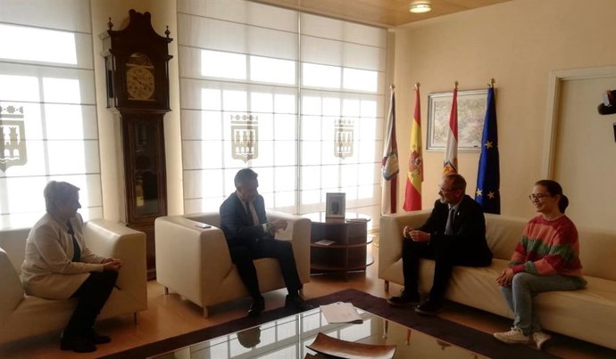 PR+ prioriza igualdad, barrios y participación en los 'Pactos con Ñ' de Logroño, en los que valora el "consenso"