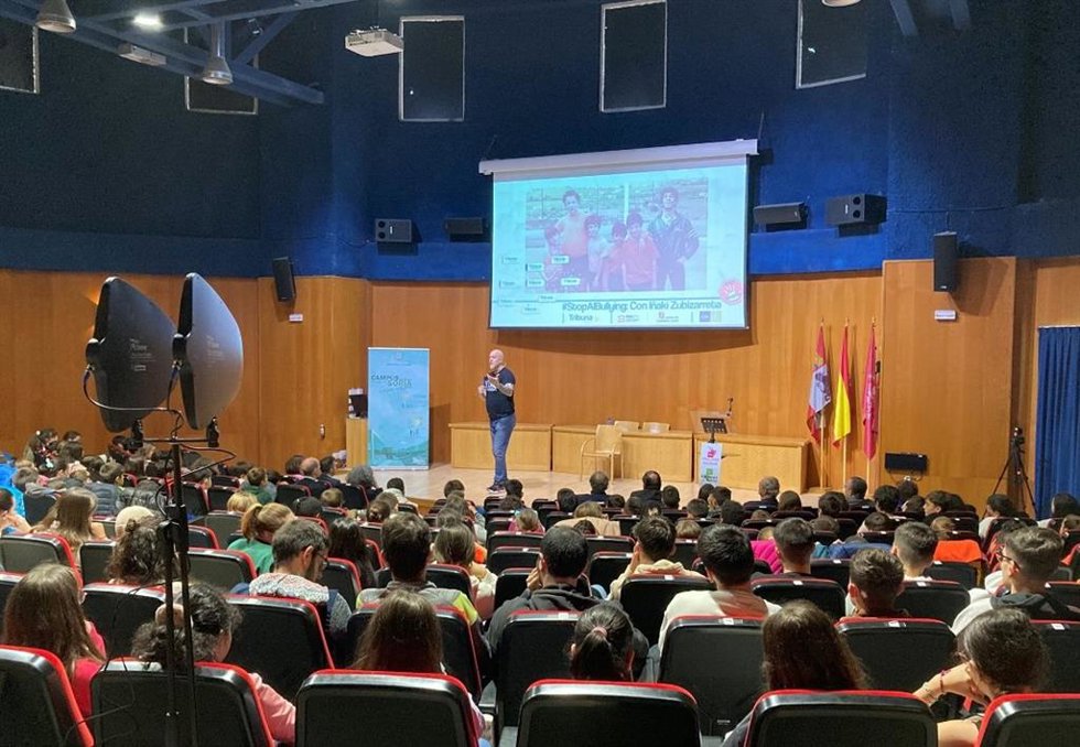 Iñaki Zubizarreta Aborda En El Campus De Soria El Acoso Escolar