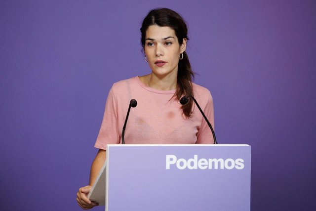 La portavoz de Podemos, Isa Serra, ofrece una rueda de prensa, en la sede de Podemos, a 9 de octubre de 2023, en Madrid (España). 