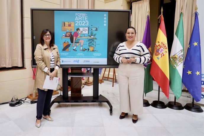 La concejala delegada del Área de Juventud, Mercedes Martín, y la subdirectora académica de la Fundación General de la Universidad de Málaga (Fguma), Elsa Marina Álvarez, presentan una nueva edición de 'FormArte'