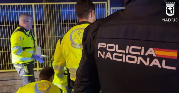 Tres detenidos por la grave agresión a un hombre el domingo en Vallecas para robarle