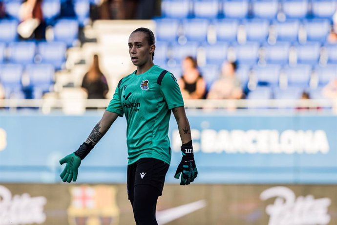 Elene Lete of Real Sociedad Femenino warms up during the Spanish league, Liga F, football match played between Fc Barcelona  and Real Sociedad at Johan Cruyff Stadium on October 08, 2023 in Sant Joan Despi, Spain.