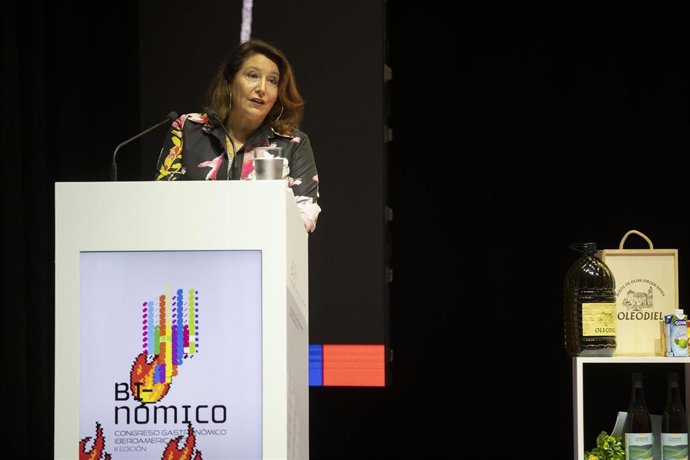 La consejera de Agricultura, Pesca, Agua y Desarrollo Rural, Carmen Crespo, durante su intervención en Binómico.