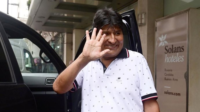 Evo Morales felicitó a Sergio Massa por el primer lugar en las elecciones nacionales.