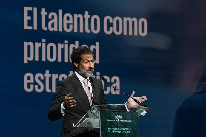 El presidente de KPMG en España, Juan José Cano, interviene en una ponencia titulada "El Talento como Palanca de Crecimiento", durante el XXVI Congreso Nacional de Empresa Familiar, a 23 de octubre de 2023, en Bilbao, Vizcaya, País Vasco (España). El Re