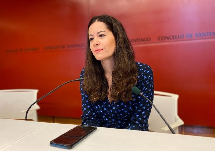 La Concejala De Dereitos E Servizos Sociais, Promoción Económica E Xuventude, María Rozas, En Rueda De Prensa