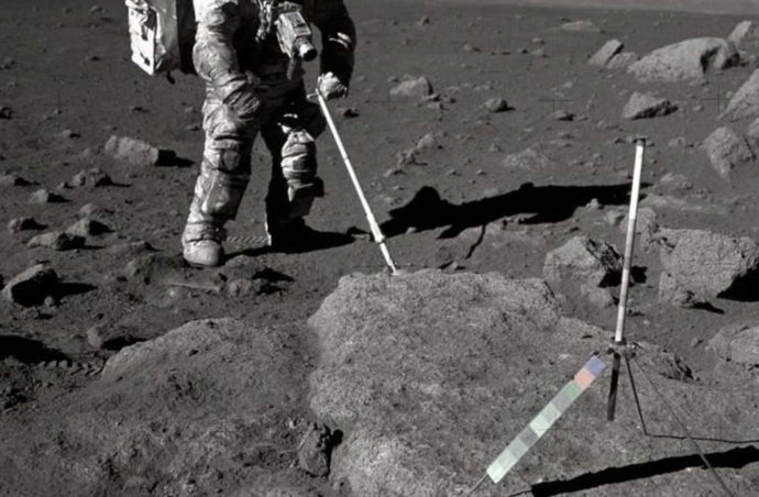 Trabajos en la superficie lunar