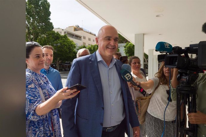 Archivo - El presidente del Consell de Ibiza, Vicent Marí, a su llegada al Juzgado de Instrucción número 4 de Ibiza, a 12 de junio de 2023, para declarar como investigado.