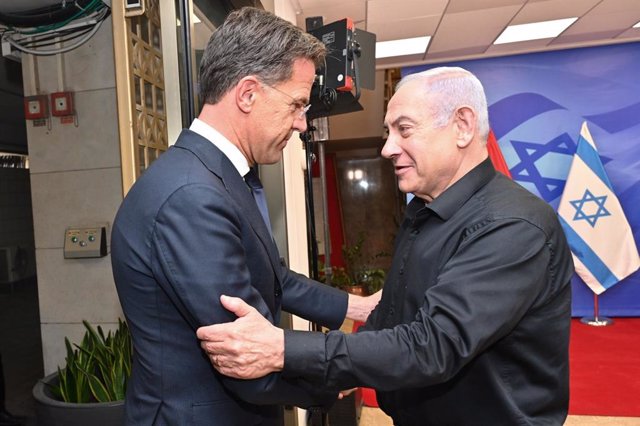 El primer ministro saliente de Países Bajos, Mark Rutte, junto a su homólogo israelí, Benjamin Netanyahu.
