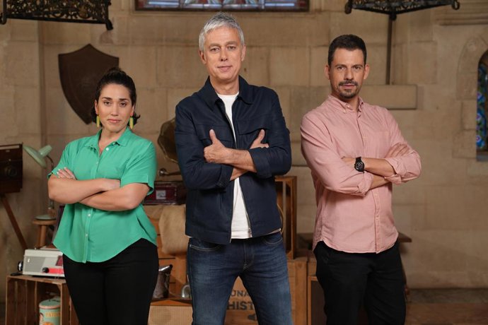 Albert Om presentar a TV3 'Una altra histria'.