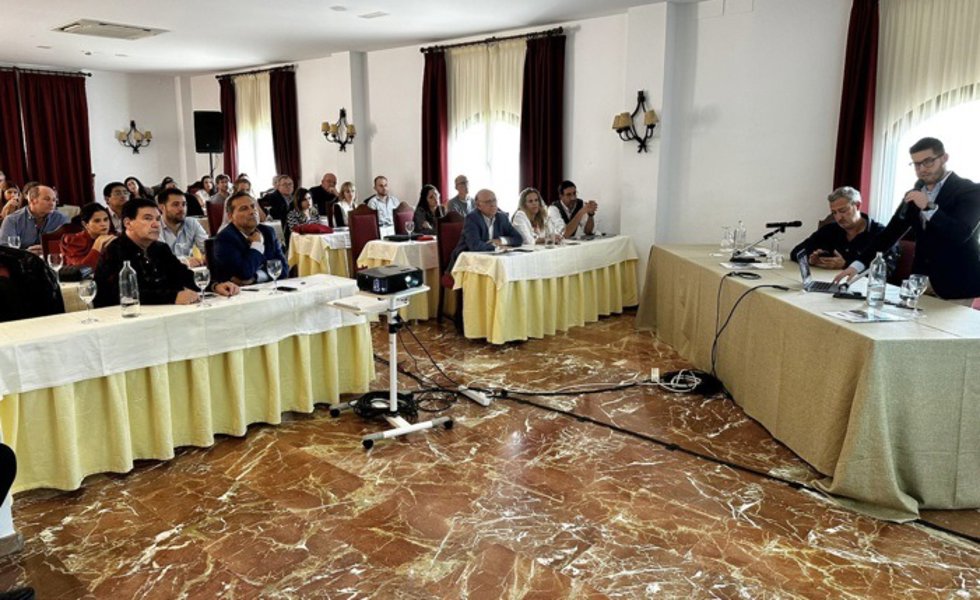 Expertos en cirugía vascular de Andalucía se reúnen en Antequera (Málaga) para tratar avances ante patologías de arterias y venas.