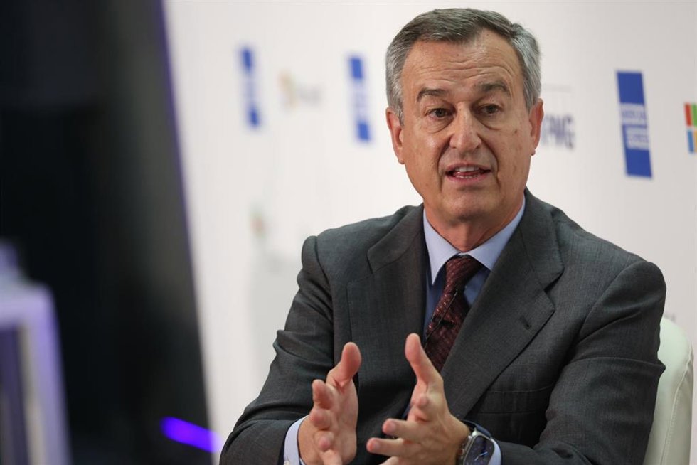 El consejero delegado del Banco Sabadell, César González-Bueno, durante la celebración del XIV Encuentro Financiero del diario Expansión y KPMG, en el Auditorio Rafael del Pino en Madrid, a 9 de octubre de 2023, en Madrid (España). 
