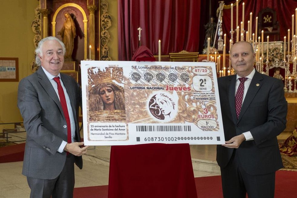 Presentación del décimo de Lotería Nacional del 2 de noviembre, dedicado al 25 aniversario de la hechura de María Santísima del Amor de la Hermandad de Pino Montano