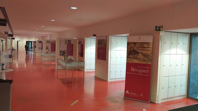 Archivo - Imagen de archivo del interior de la biblioteca pública Infanta Elena, en Sevilla capital.