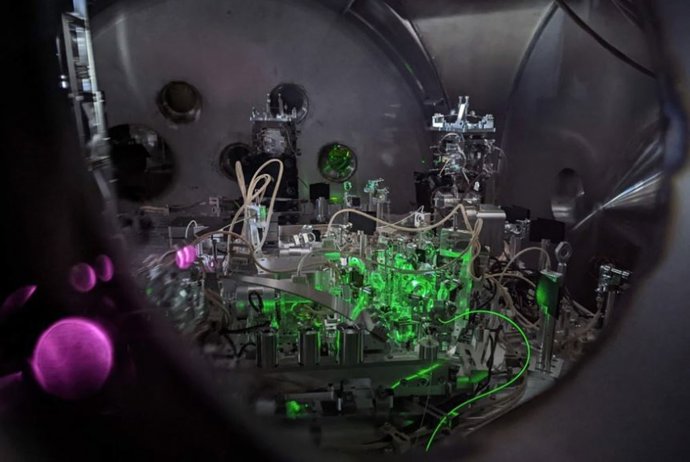 Aquí hay un vistazo a la tecnología que crea luz comprimida en la cámara de vacío de LIGO.