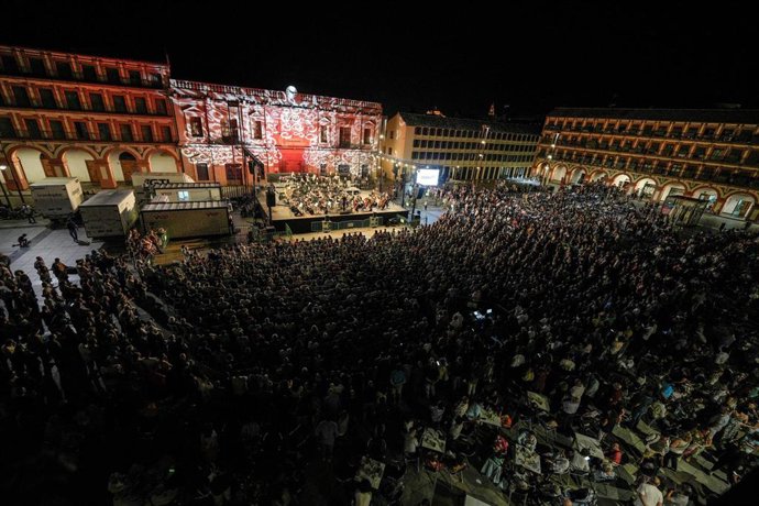 Archivo - Imagen de archivo de un concierto de la Orquesta de Córdoba en la Plaza de la Corredera.