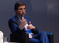 Almeida defiende que el acuerdo entre PSOE y Sumar es "papel mojado" sin el aval de "independentistas y filoetarras"