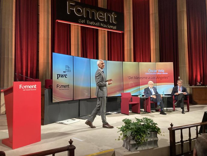 El ceo de Areas, Óscar Vela, junto al presidente de Foment del Treball, Josep Sánchez Llibre, y el socio responsable de PwC en Catalunya,  Ignacio Marull.