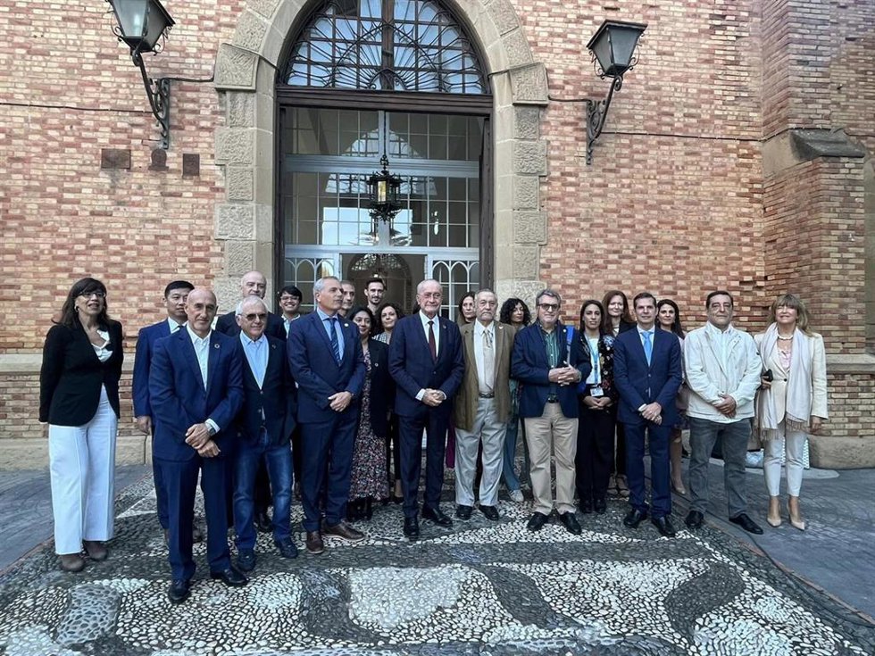 El alcalde de Málaga, Francisco de la Torre, ha presidido este martes el acto institucional con motivo del Día de las Naciones Unidas. La celebración ha tenido lugar en los jardines del Hospital Noble, sede la Casa de las Naciones Unidas en la ciudad.