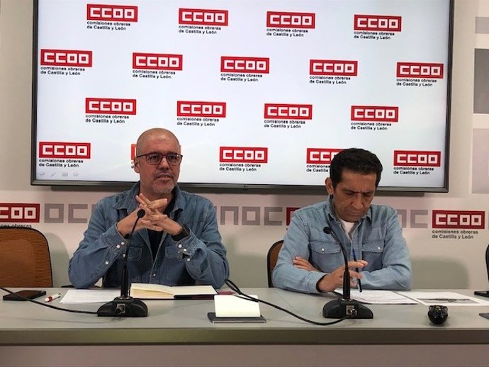 El secretario general de CCOO, Unai Sordo, junto al secretario autonómico del sindicato, Vicente Andrés.
