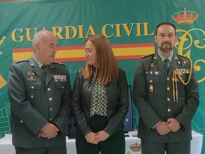 La delegada del Gobierno, Virginia Barcones (c), este martes en Salamanca