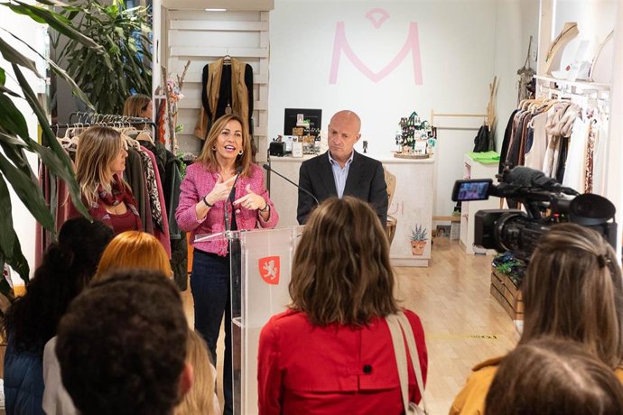 La alcaldesa de Zaragoza, Natalia Chueca, en la presentación de la campaña 'Volveremos'