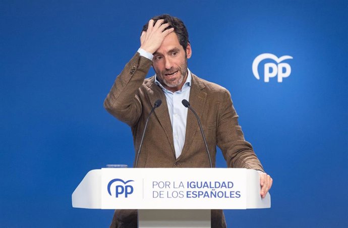 El portavoz del PP y vicesecretario de Cultura y Sociedad Abierta, Borja Sémper, durante una rueda de prensa posterior a la reunión del Comité de Dirección del Partido Popular, a 16 de octubre de 2023, en Madrid (España). Durante su comparecencia, Sémpe