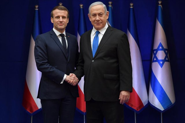Archivo - Imagen de archivo del presidente francés, Emmanuel Macron, y el primer ministro de Israel, Benjamin Netanyahu.