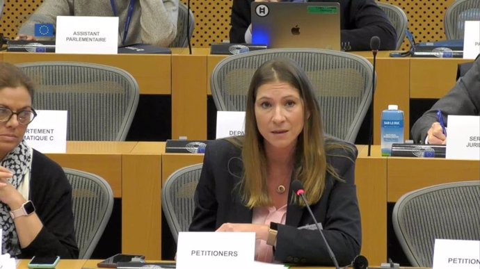 Archivo - La presidenta de SATSE, Laura Villaseñor, en un momento de su intervención en la Comisión de Peticiones del Parlamento Europeo.