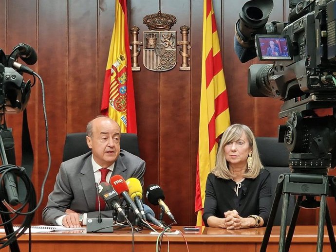 El presidente del TSJC Jesús María Barrientos en rueda de prensa junto a la presidenta de la Audiencia de Lleida, Lucía Jiménez.
