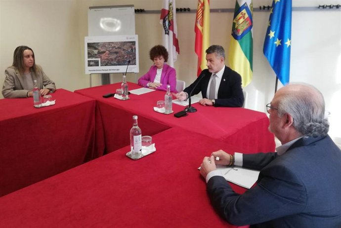 Logroño plantea limpiezas y una mota "de inmediato" y una balsa "como solución definitiva" para inundaciones en Horcajo