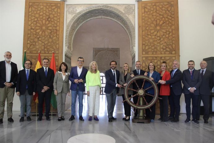 Foto de familia de la presentación del Congreso Internacional de Turismo Náutico