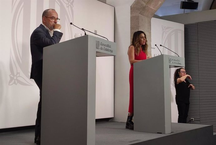 La portavoz del Govern, Patrícia Plaja, y el conseller Carles Campuzano en rueda de prensa