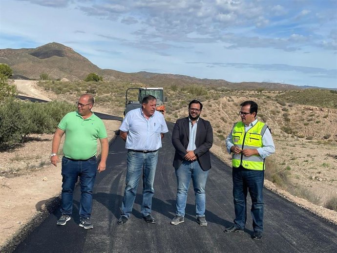Actuación de Diputación en un camino rural de Zurgena (Almería)