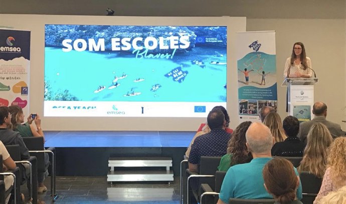 El CIPF Centre de la Mar del SOIB recibe el certificado de Escuelas Azules Europeas
