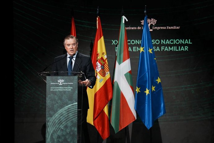 El presidente del Instituto de la Empresa Familiar, Andrés Sendagorta, interviene durante la inauguración del XXVI Congreso Nacional de Empresa Familiar, a 23 de octubre de 2023, en Bilbao, Vizcaya, País Vasco (España). 