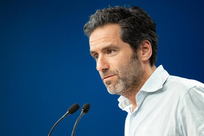 El vicesecretario de Cultura y Sociedad Abierta del PP, Borja Sémpe, durante una rueda de prensa posterior a la reunión del Comité de Dirección del PP, en la sede nacional del partido, a 24 de octubre de 2023, en Madrid (España). Durante la comparecenci